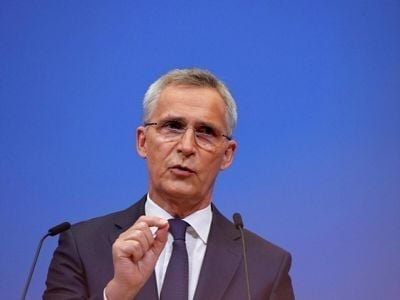 Столтенберг: НАТО готово отправить в Косово больше войск: первые 700 военных уже в пути