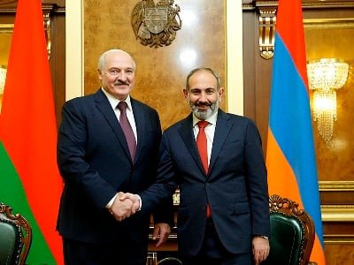 Лукашенко поздравил Пашиняна с днем рождения
