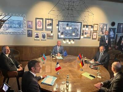 В Молдове завершилась пятисторонняя встреча с участием Пашиняна и Алиева