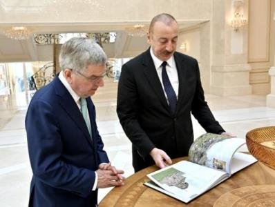 Президент МОК поощрил Ильхама Алиева на новые «достижения»