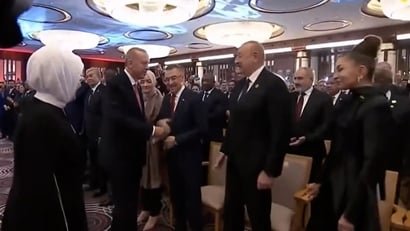 Алиев и Пашинян кратко побеседовали в Турции – СМИ (фото)