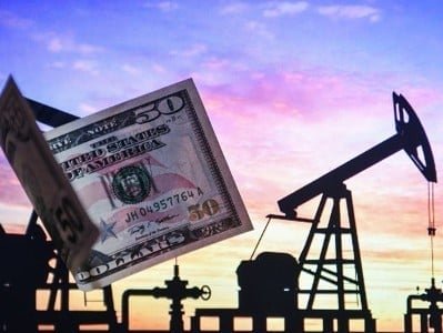 Мировые цены на нефть немного снижаются