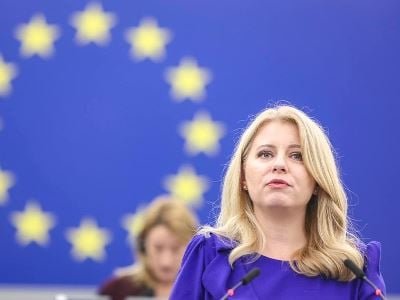 Неизвестный разбил автомобиль возлюбленного президента Словакии