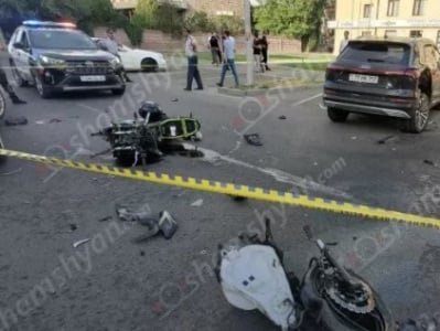 В Гюмри столкнулись автомобиль «Audi e-tron» и мотоцикл «Kawasaki»: байкер скончался