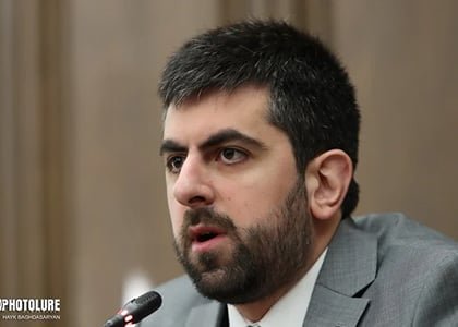 Ханданян: Азербайджан хочет завершить политику этнической чистки военной операцией против Нагорного Карабаха
